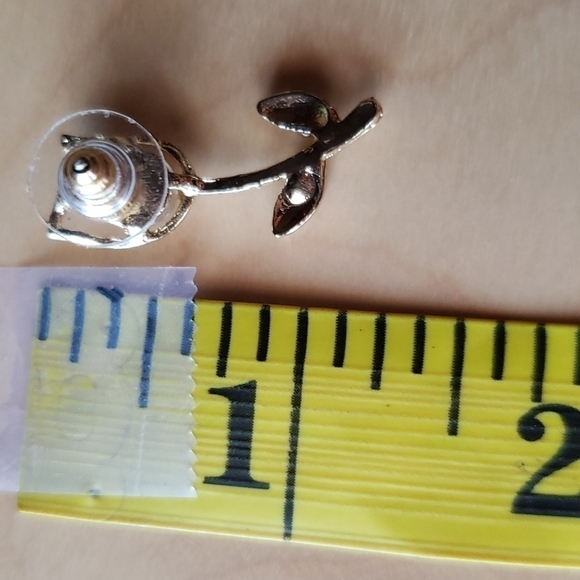 𝅺925 Silver Needle Flower Shaped Earrings NWOT - Picture 3 of 4